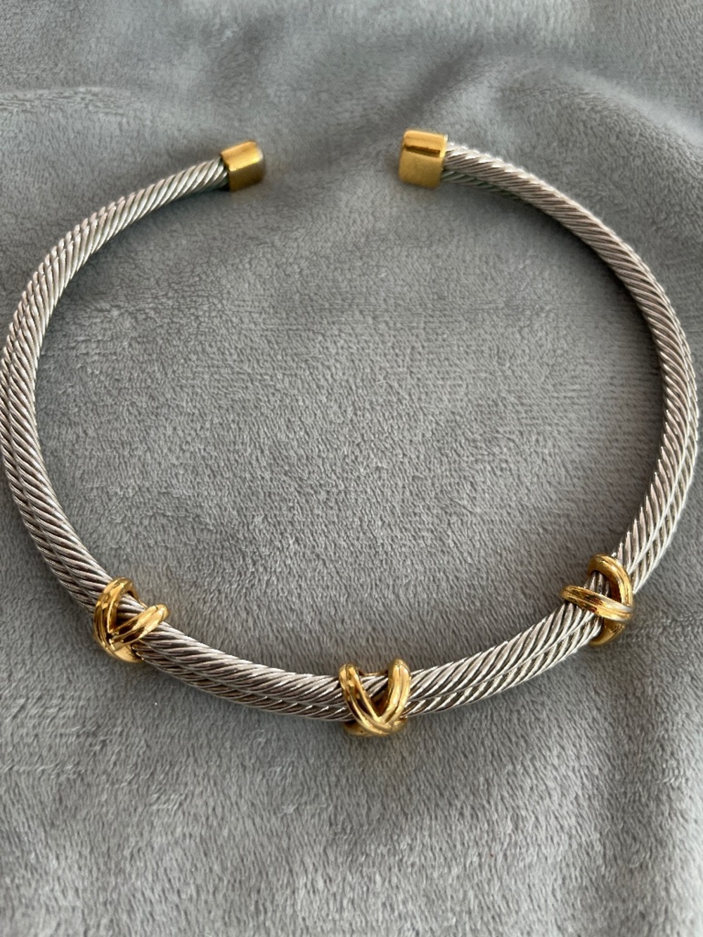 Two tone elegant necklace